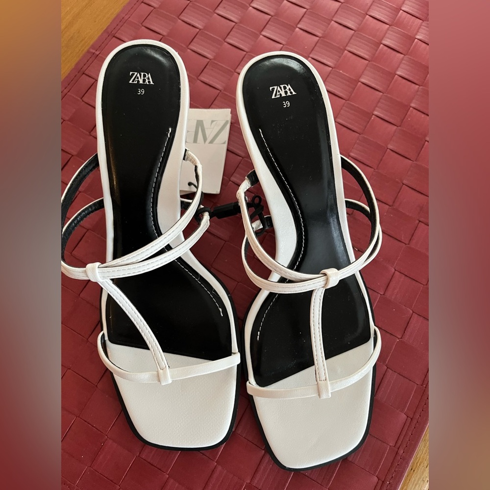 Zara Women's Black and White Heels